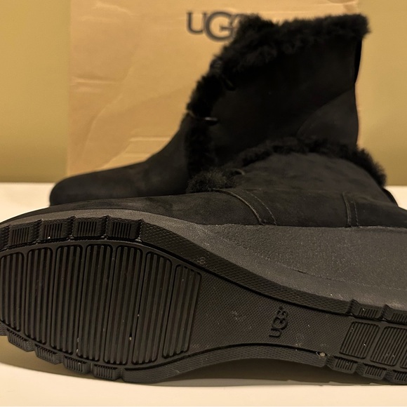 UGG JEOVANA SUEDE WATERPROOF WEDGE ANKLE BOOT SIZE 11 WOMEN - Picture 6 of 16